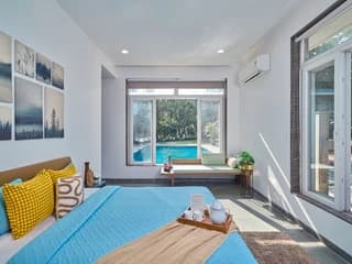 Bedroom 4 (Indigo House)