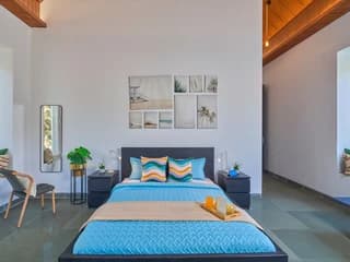 Bedroom 6 (Indigo House)