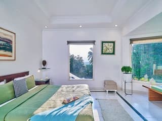 Bedroom 12 ( Ivory Chest)