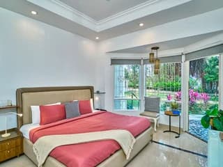 Bedroom 15 (Ivory Chest)