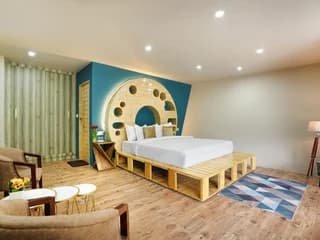 Studio Room ( Tirthan Aurora)